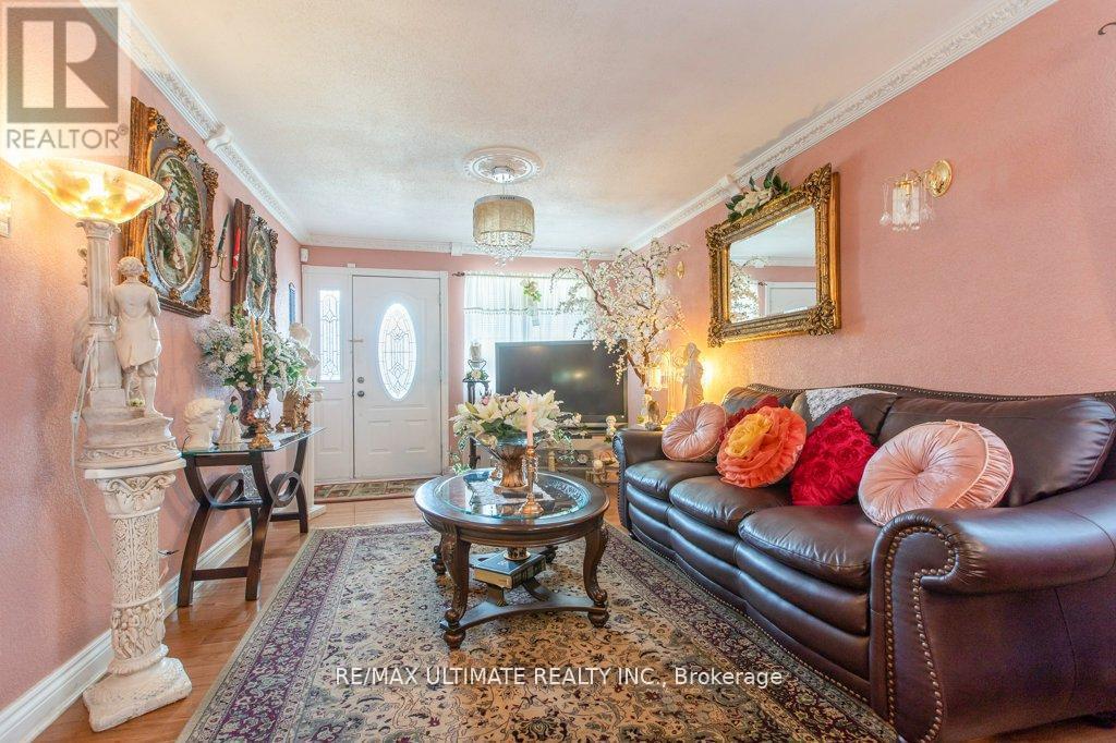 110 Aileen Avenue, Toronto, Ontario  M6M 1E9 - Photo 2 - W12409990