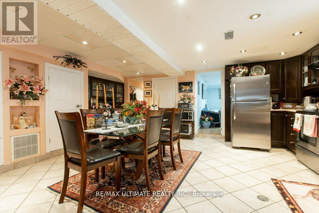 110 Aileen Avenue, Toronto, Ontario  M6M 1E9 - Photo 29 - W12409990
