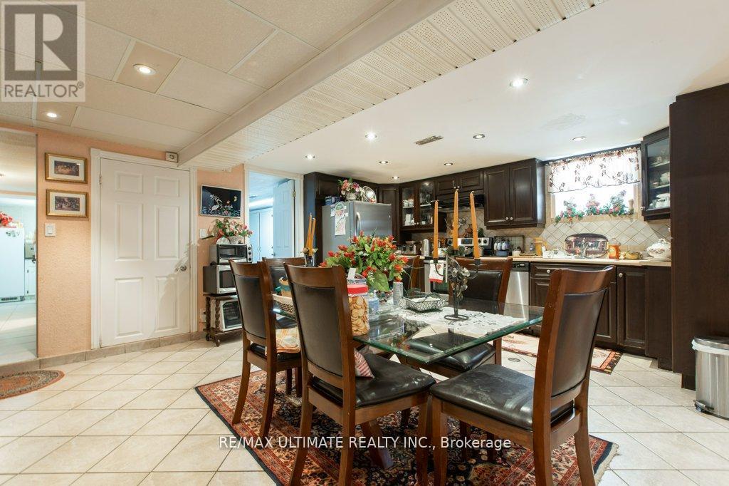 110 Aileen Avenue, Toronto, Ontario  M6M 1E9 - Photo 30 - W12409990