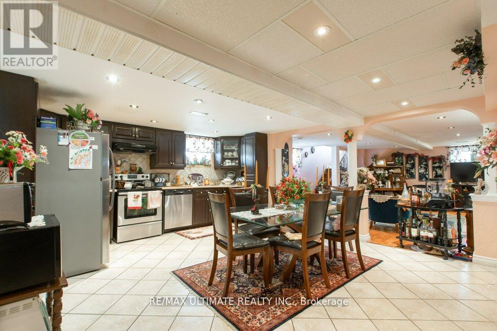 110 Aileen Avenue, Toronto, Ontario  M6M 1E9 - Photo 31 - W12409990