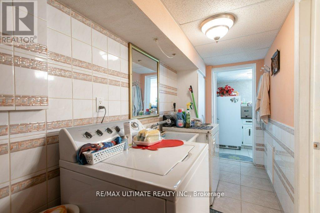 110 Aileen Avenue, Toronto, Ontario  M6M 1E9 - Photo 35 - W12409990