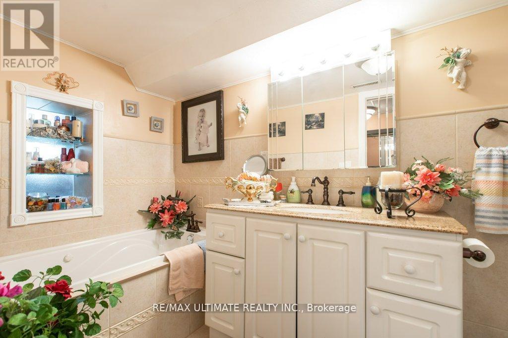 110 Aileen Avenue, Toronto, Ontario  M6M 1E9 - Photo 36 - W12409990