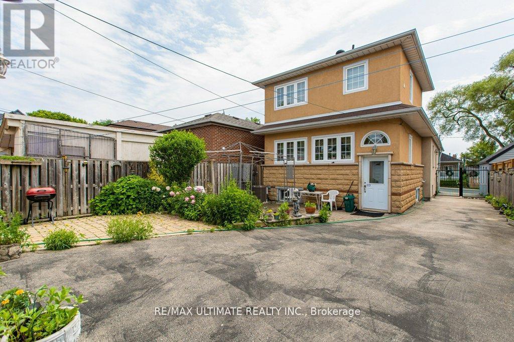 110 Aileen Avenue, Toronto, Ontario  M6M 1E9 - Photo 40 - W12409990