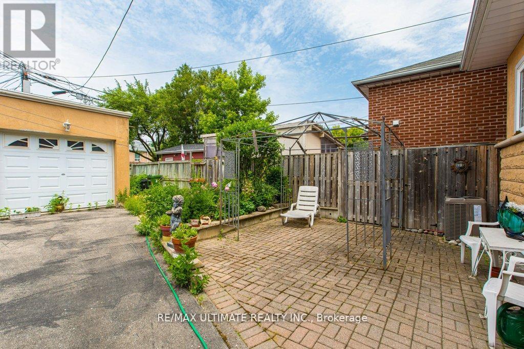 110 Aileen Avenue, Toronto, Ontario  M6M 1E9 - Photo 42 - W12409990