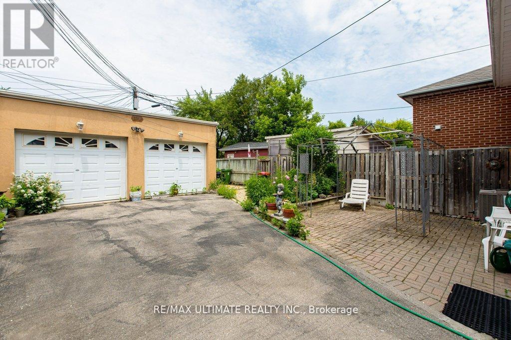110 Aileen Avenue, Toronto, Ontario  M6M 1E9 - Photo 44 - W12409990
