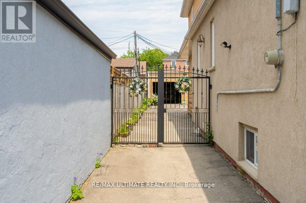 110 Aileen Avenue, Toronto, Ontario  M6M 1E9 - Photo 45 - W12409990
