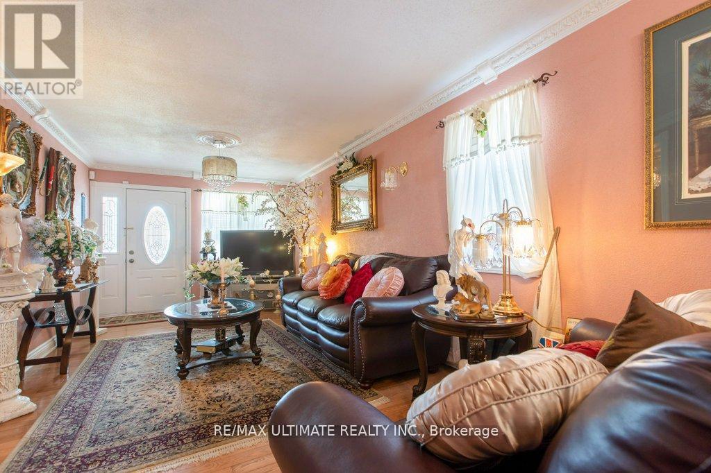 110 Aileen Avenue, Toronto, Ontario  M6M 1E9 - Photo 6 - W12409990