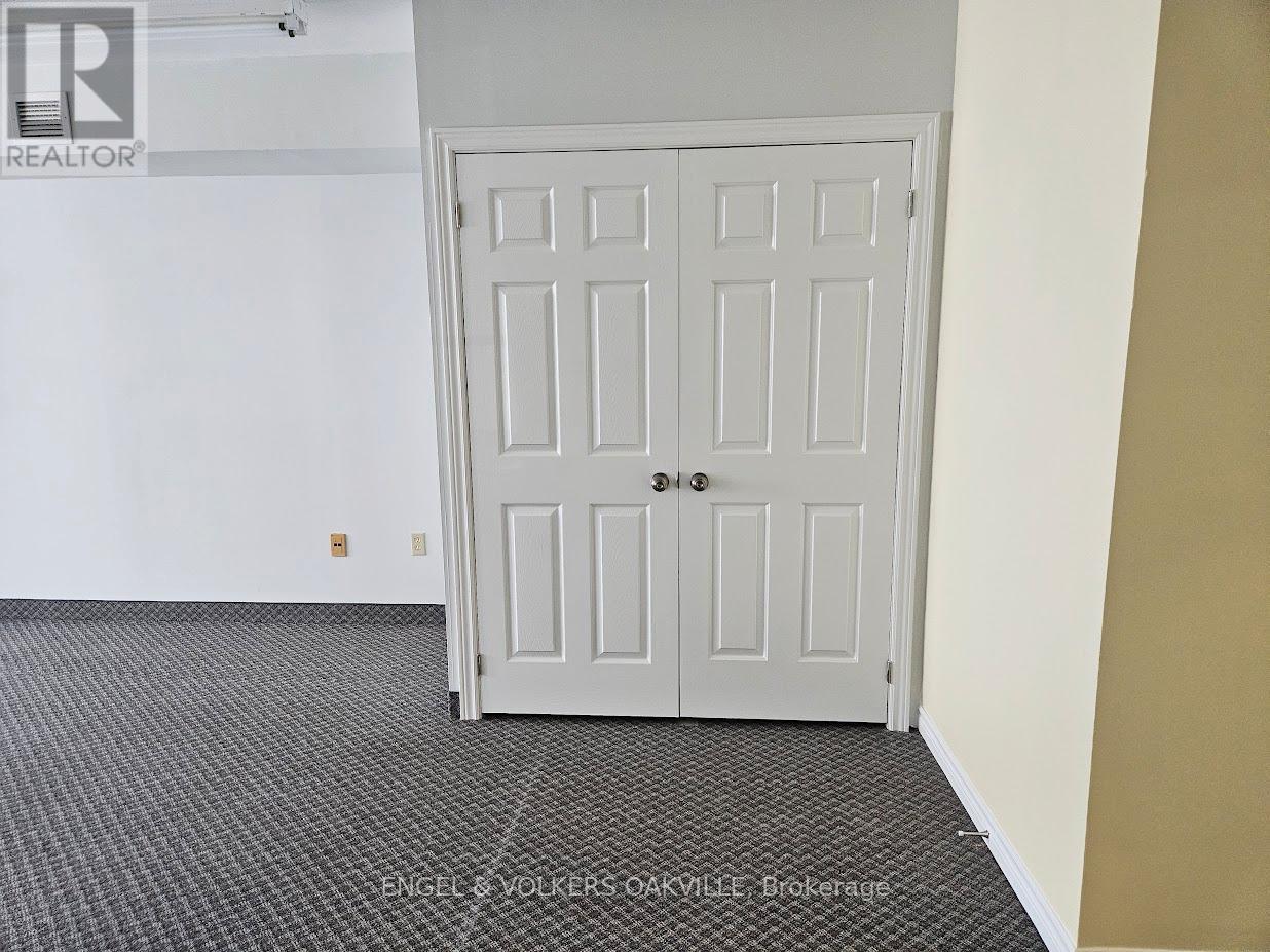 333 Mary Street, Niagara-On-The-Lake, Ontario  L0S 1J0 - Photo 4 - X12410047