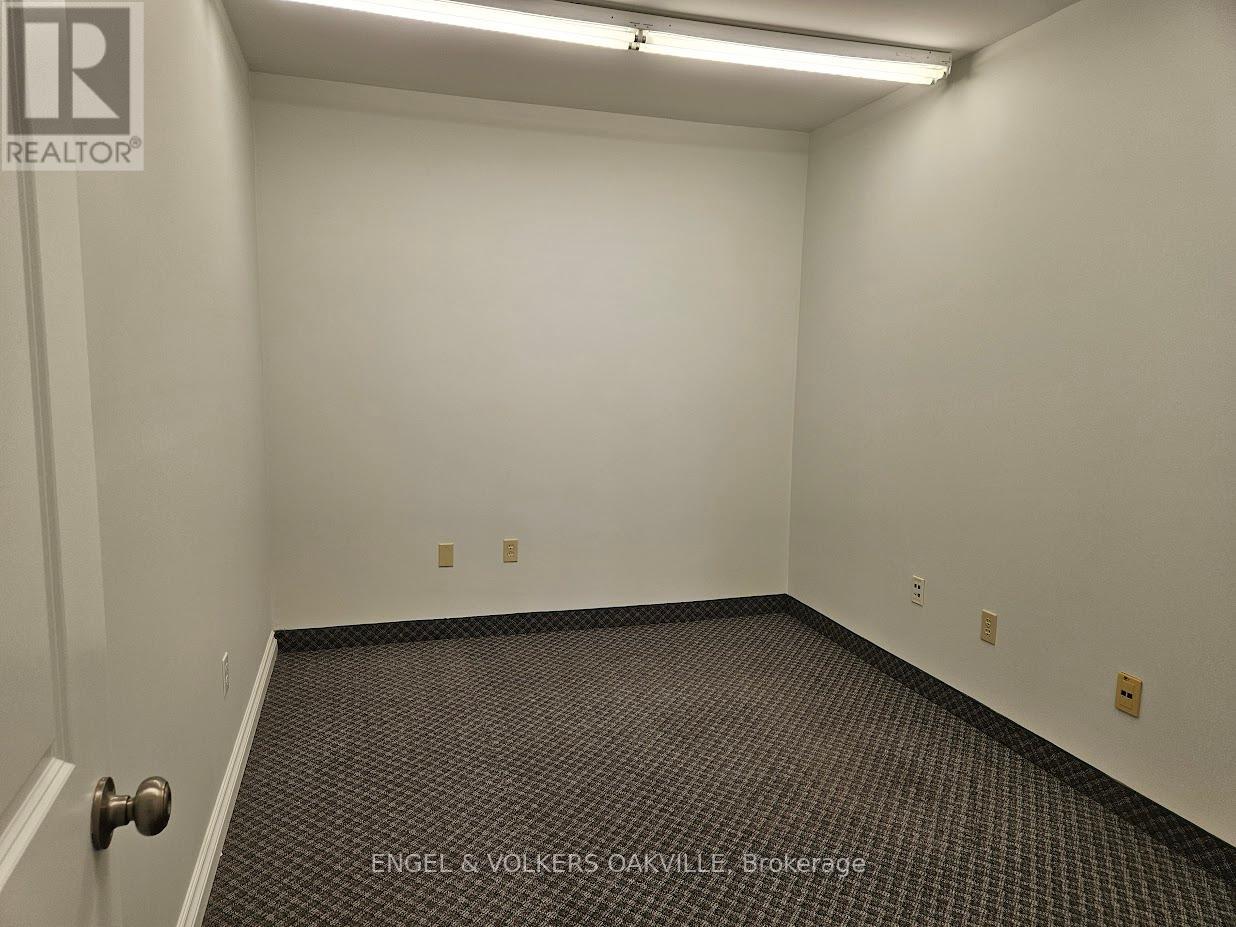 333 Mary Street, Niagara-On-The-Lake, Ontario  L0S 1J0 - Photo 5 - X12410047