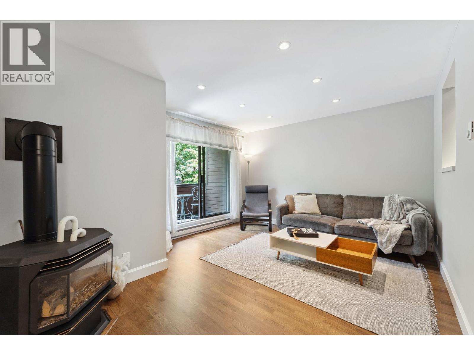 3349 Mountain Highway, North Vancouver, British Columbia  V7K 2H4 - Photo 7 - R3049065