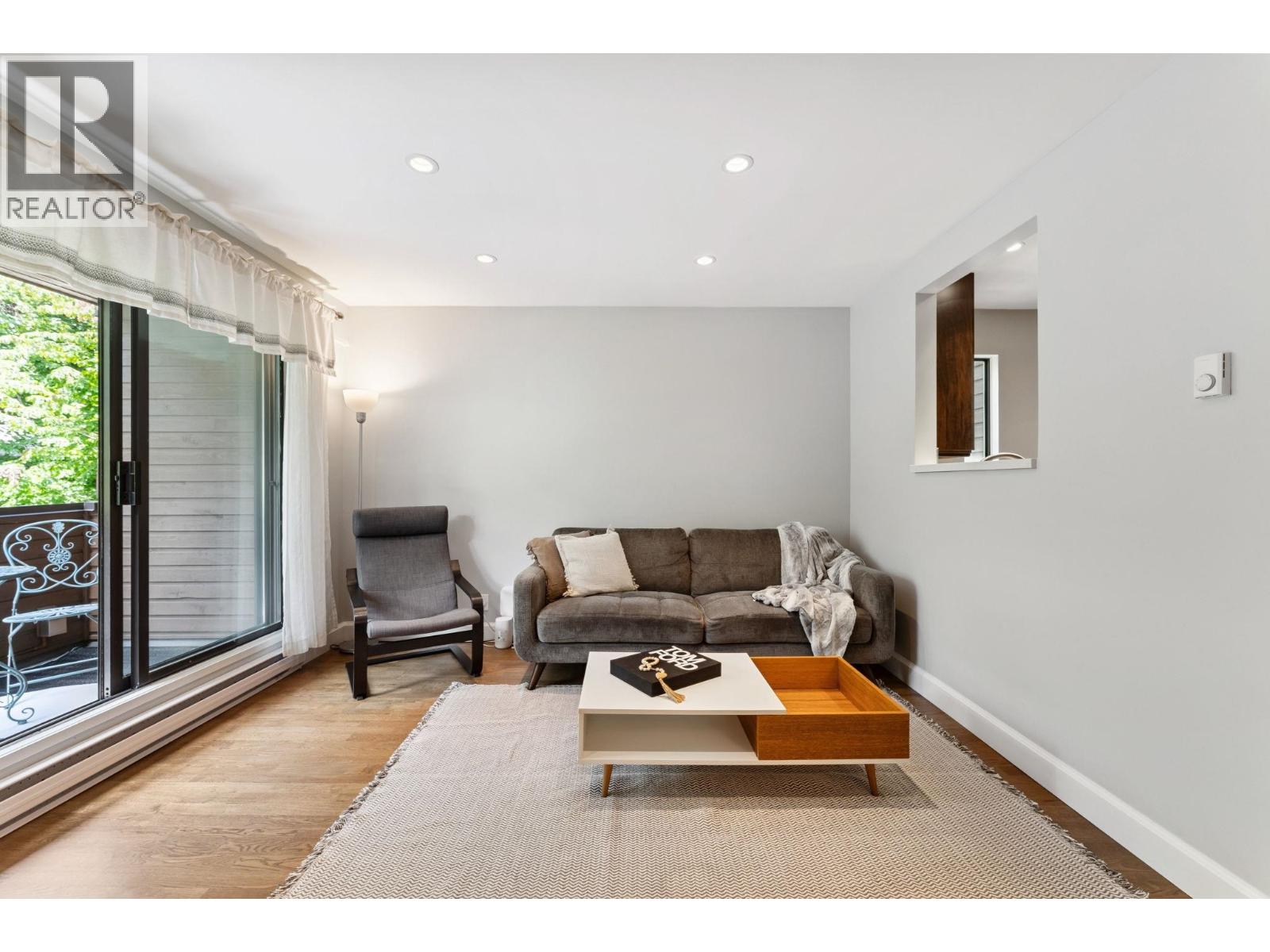 3349 Mountain Highway, North Vancouver, British Columbia  V7K 2H4 - Photo 8 - R3049065