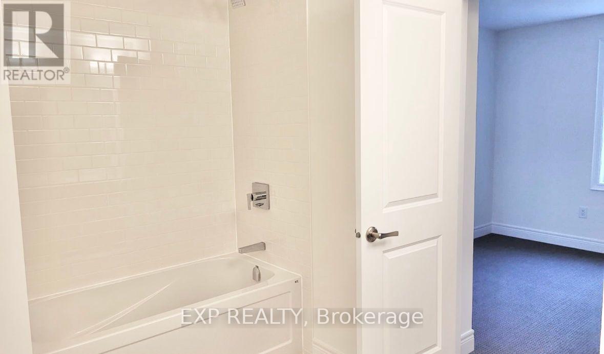 4 Paradise Grove, Niagara-On-The-Lake (Virgil), Ontario  L0S 1J0 - Photo 11 - X12409828