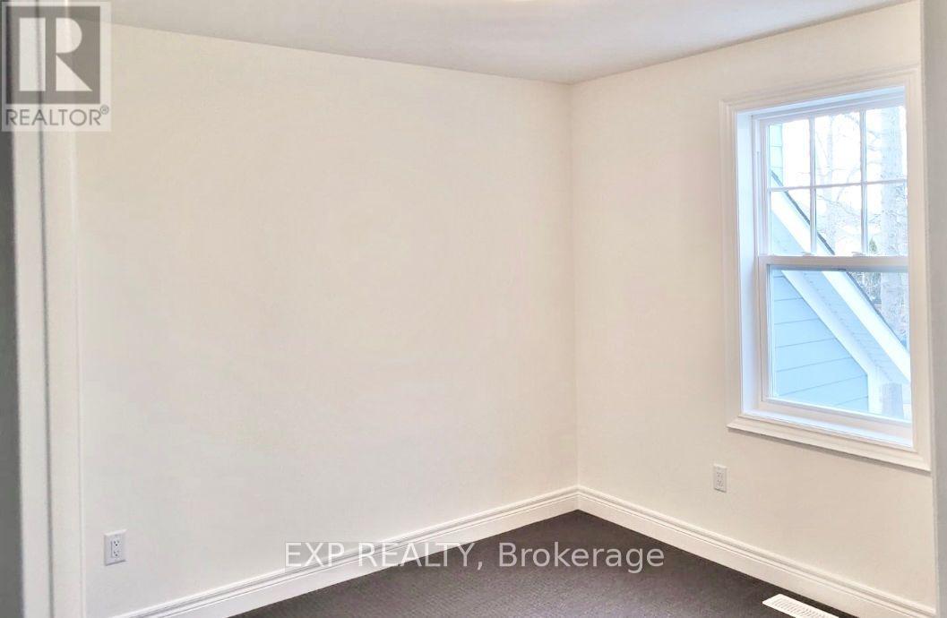 4 Paradise Grove, Niagara-On-The-Lake (Virgil), Ontario  L0S 1J0 - Photo 14 - X12409828