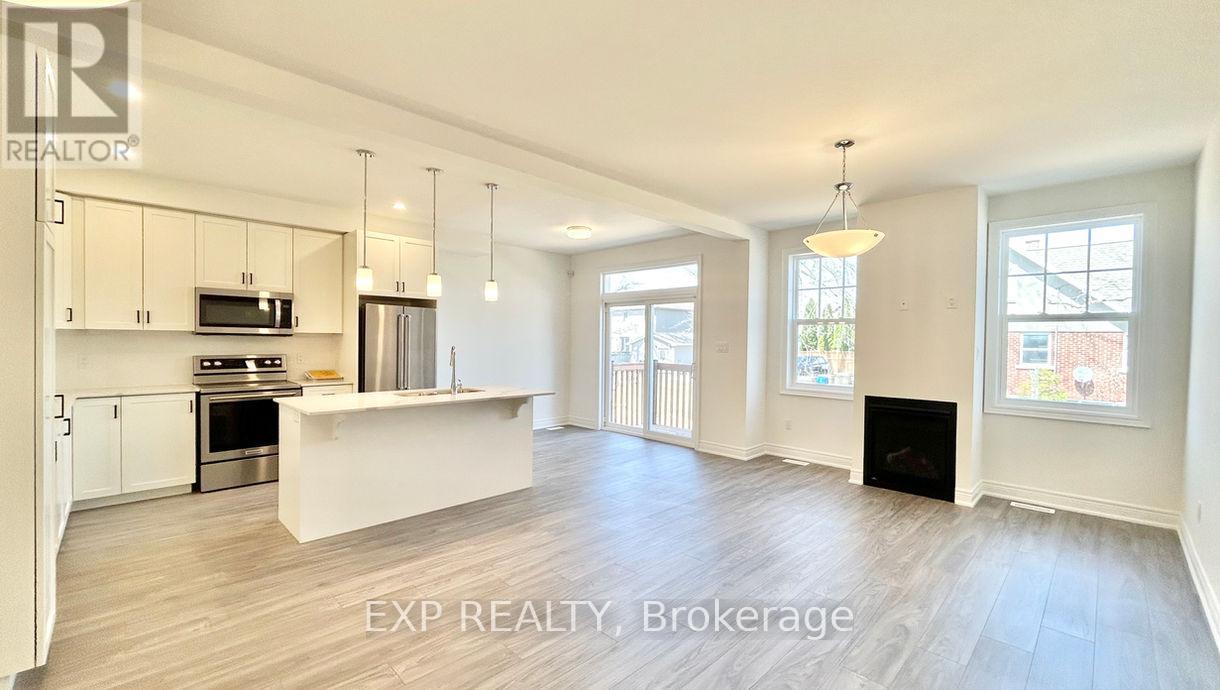4 Paradise Grove, Niagara-On-The-Lake (Virgil), Ontario  L0S 1J0 - Photo 3 - X12409828