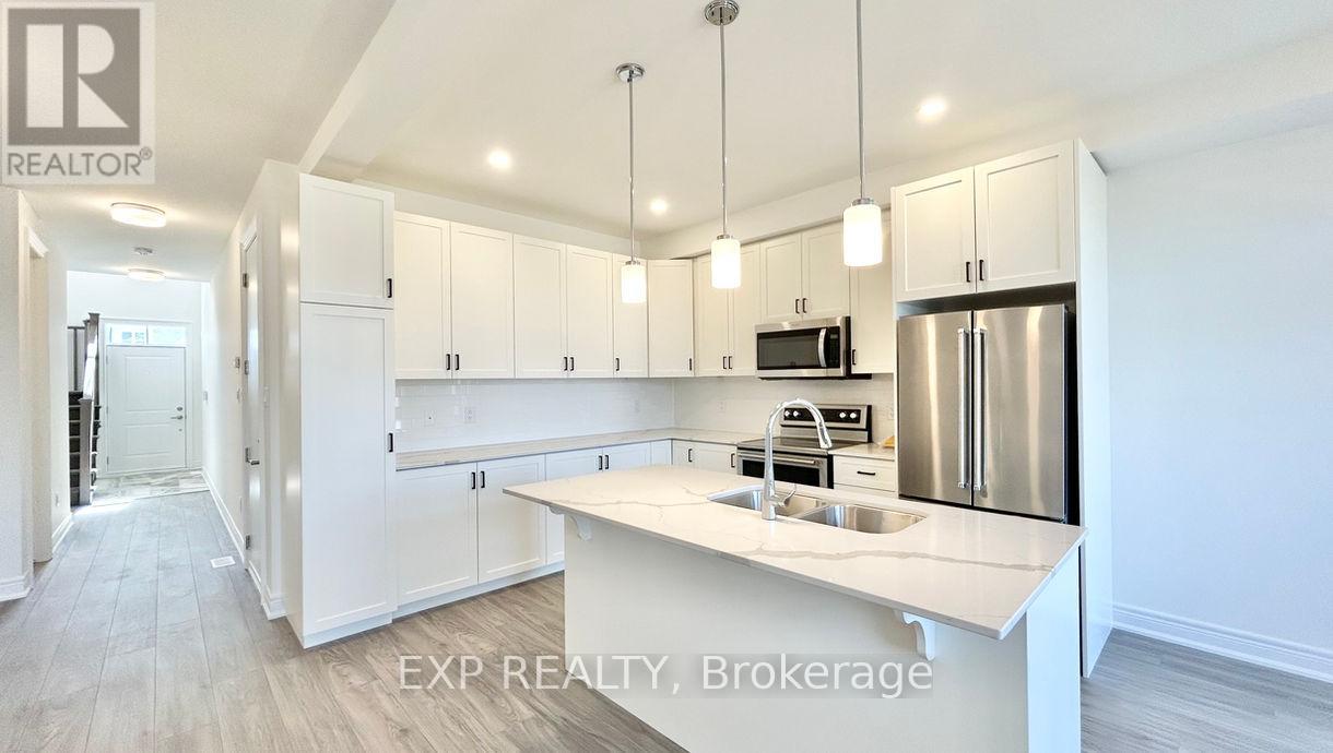 4 Paradise Grove, Niagara-On-The-Lake (Virgil), Ontario  L0S 1J0 - Photo 5 - X12409828