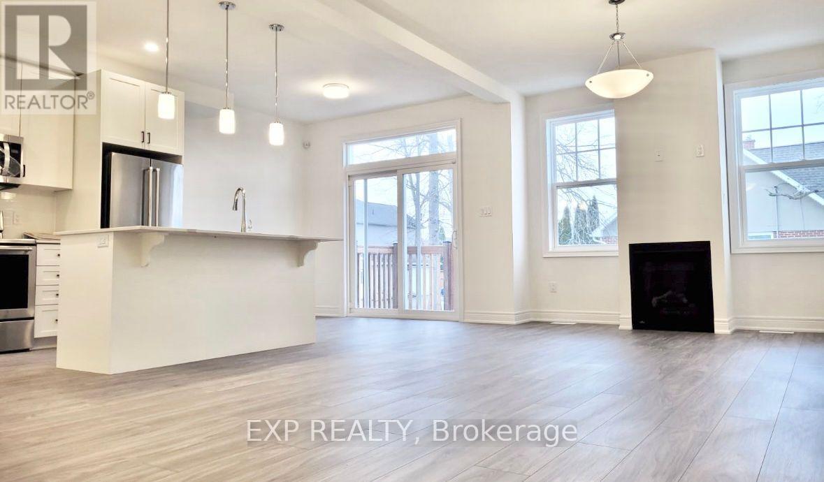 4 Paradise Grove, Niagara-On-The-Lake (Virgil), Ontario  L0S 1J0 - Photo 7 - X12409828