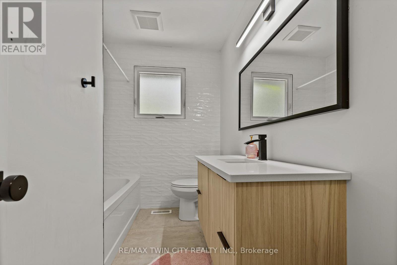 514 Oxbow Road, Waterloo, Ontario  N2K 1Y6 - Photo 33 - X12409855