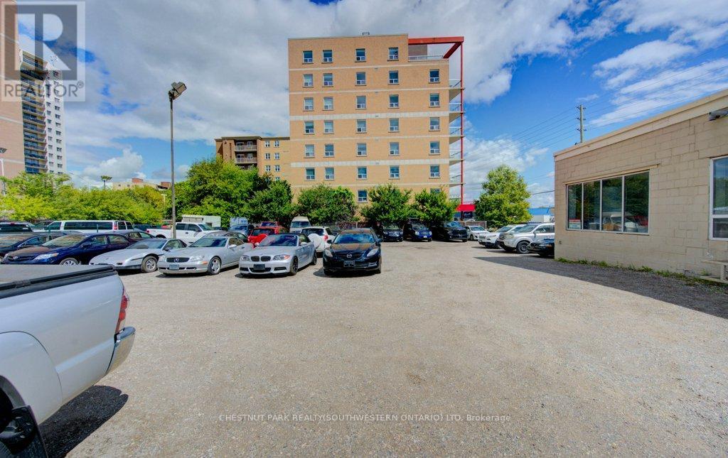 24-26 Unniversity Avenue, Waterloo, Ontario  N2J 2V8 - Photo 7 - X12409875