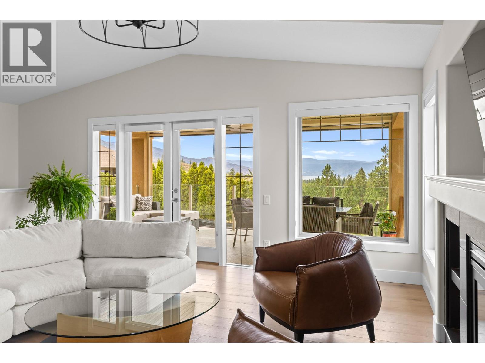 5157 South Ridge Drive Kelowna Photo 4