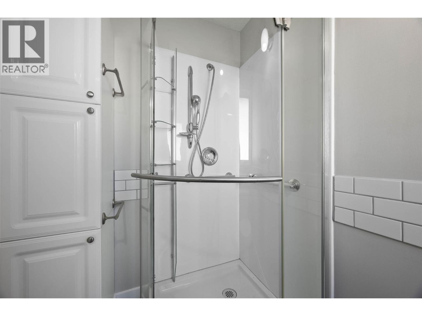 985 Schreiner Street, Kamloops, British Columbia  V2B 5W1 - Photo 18 - 10363239