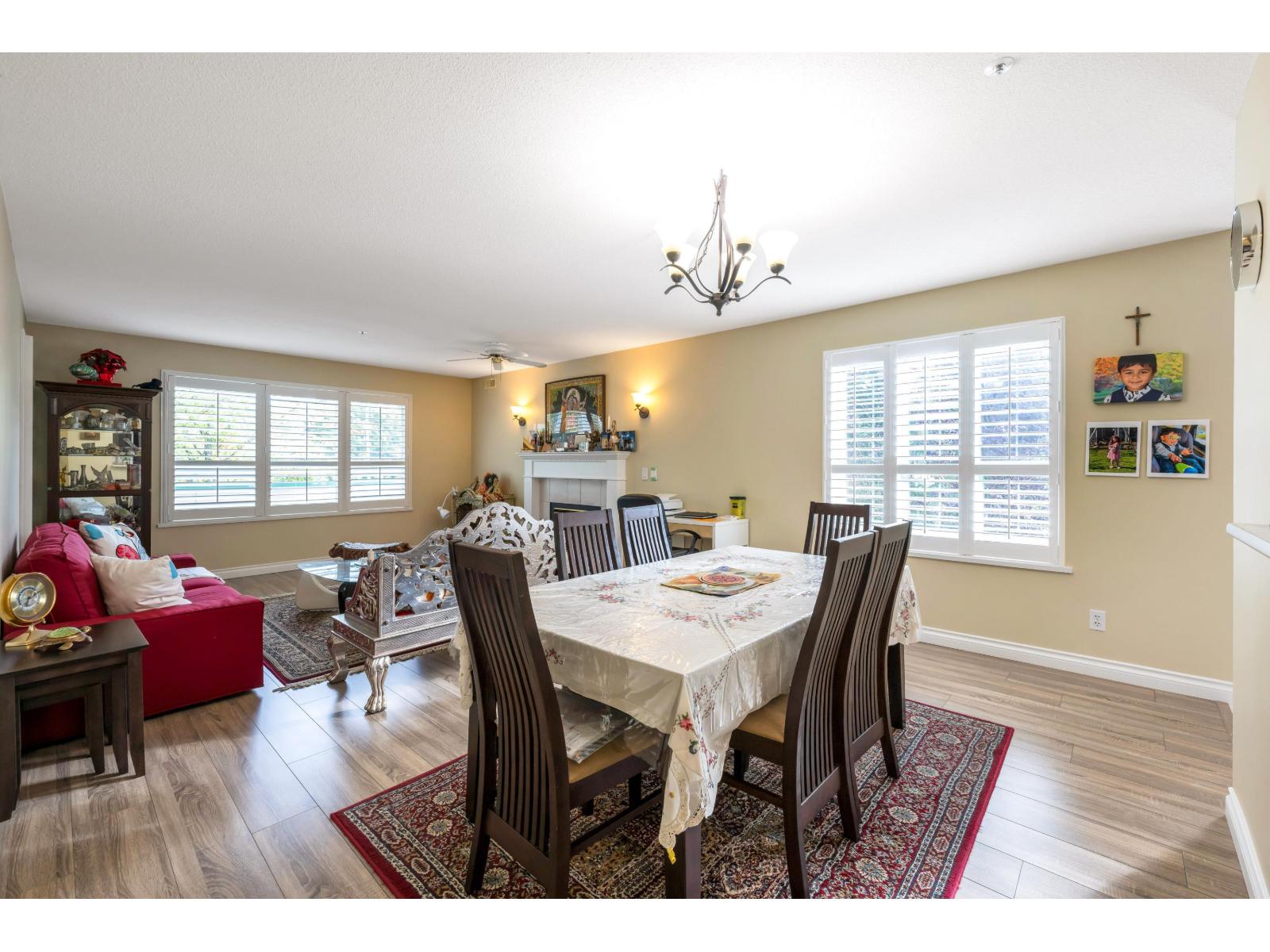 303 13870 70 Avenue, Surrey, British Columbia  V3W 0R9 - Photo 4 - R3048537