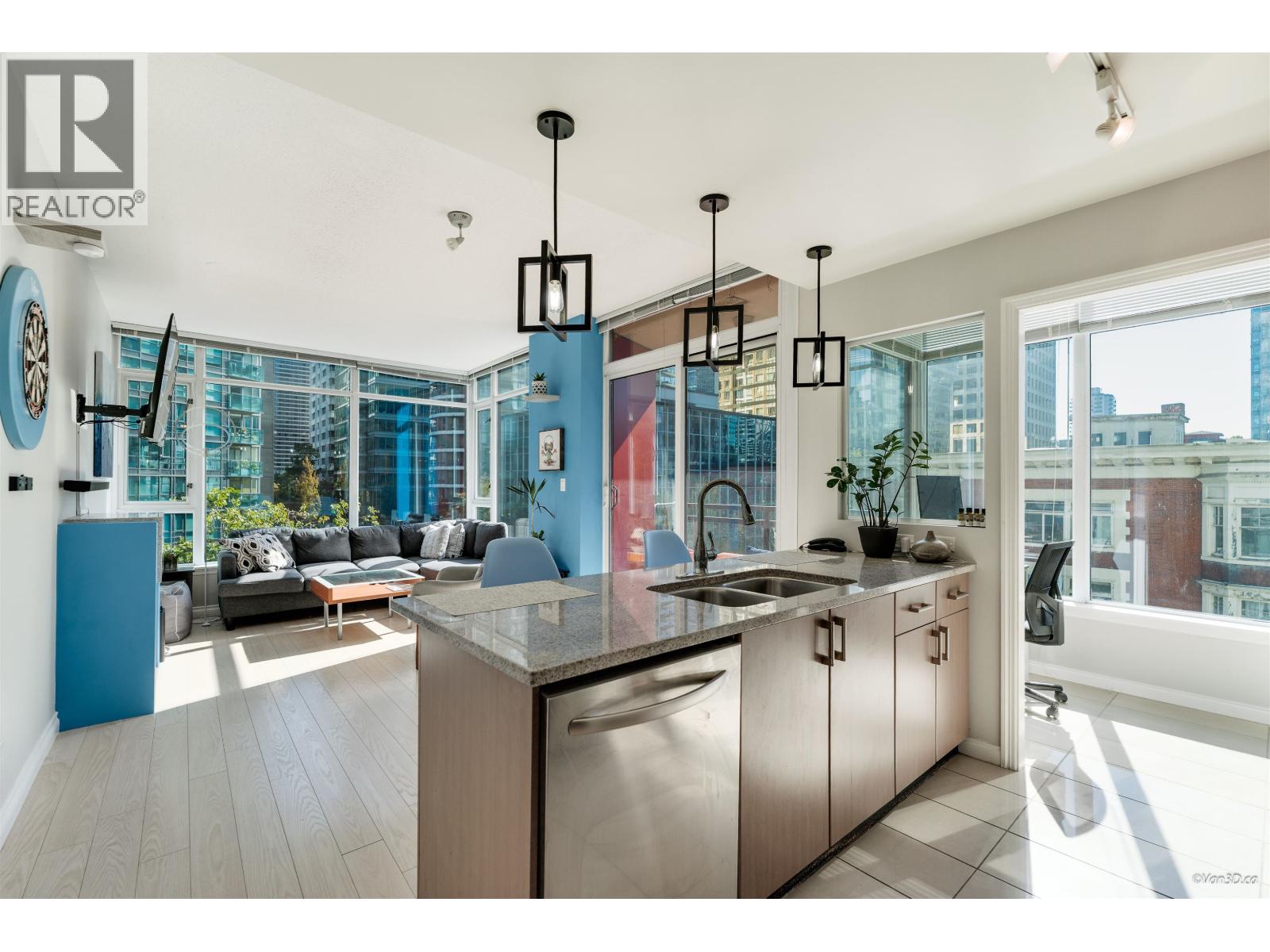 702 1211 MELVILLE STREET, Vancouver, British Columbia