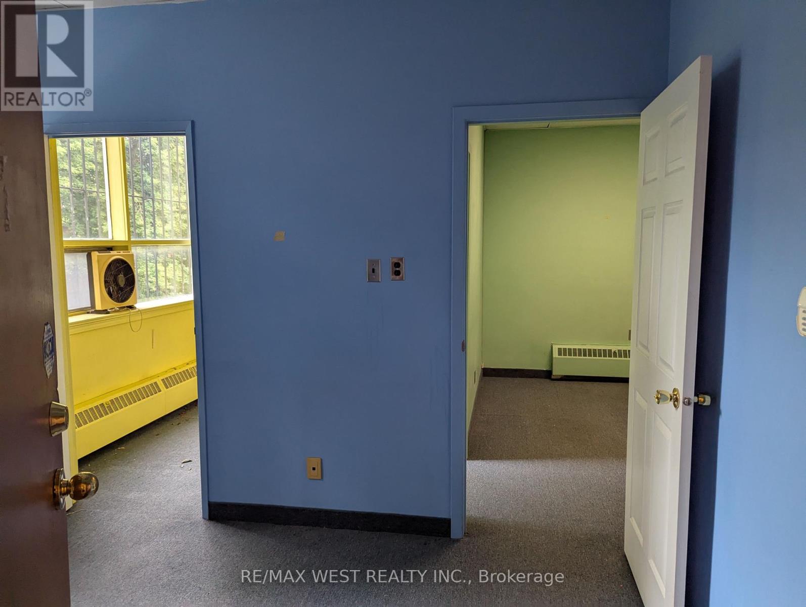 205 - 3269 Bloor Street W, Toronto, Ontario  M8X 1E2 - Photo 2 - W12379841