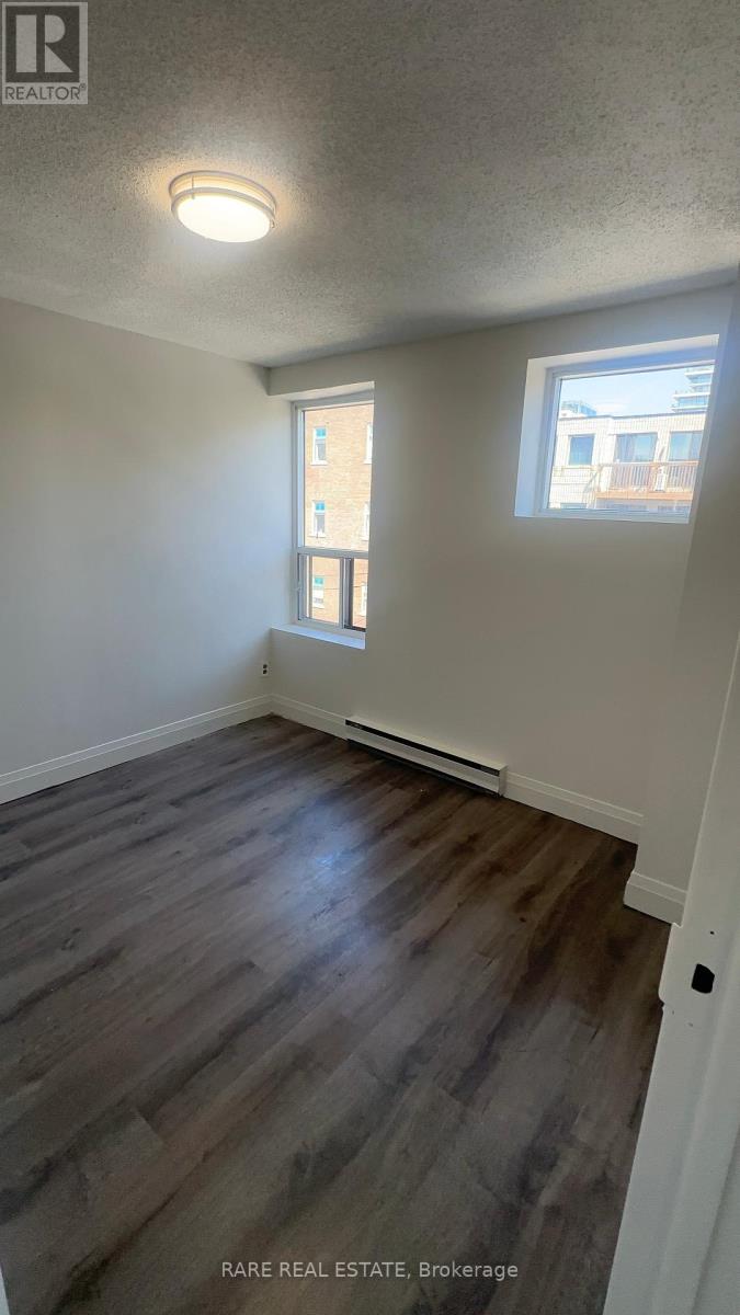 16 - 99 Bellevue Avenue, Toronto, Ontario  M5T 2N8 - Photo 4 - C12402015