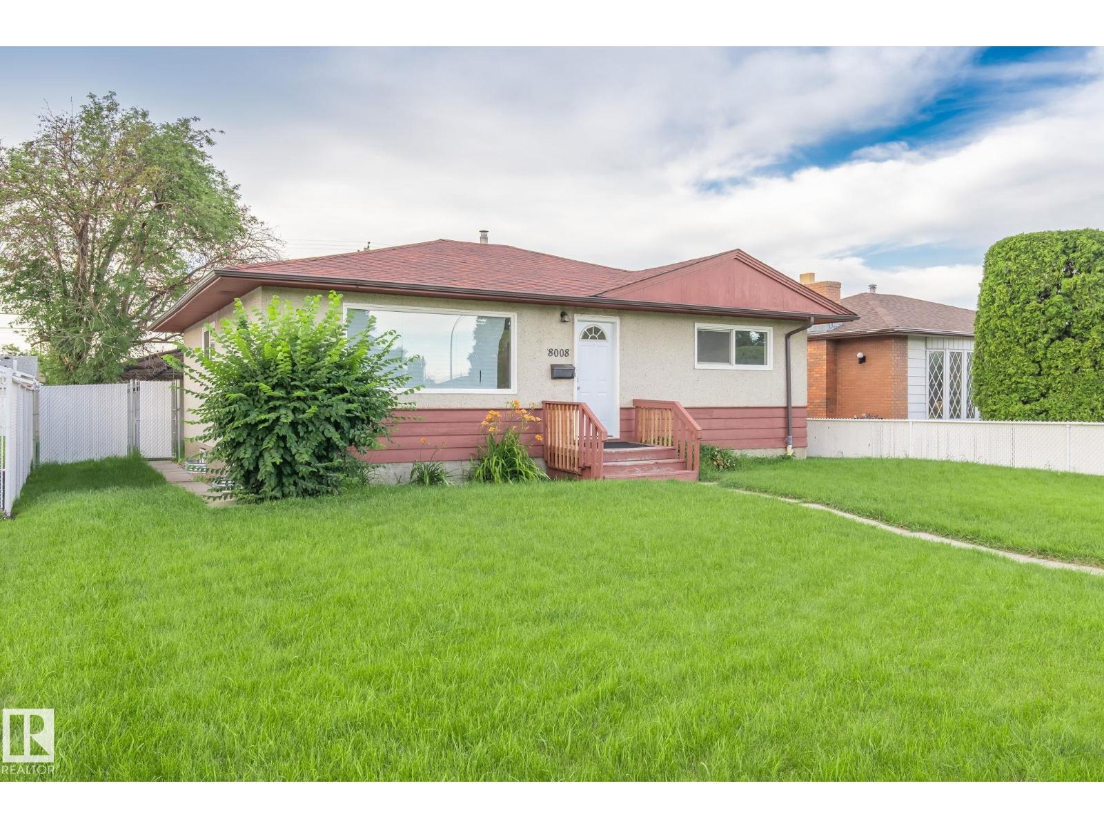 8008 129a Av Nw, Edmonton, Alberta  T5C 1X2 - Photo 4 - E4458154