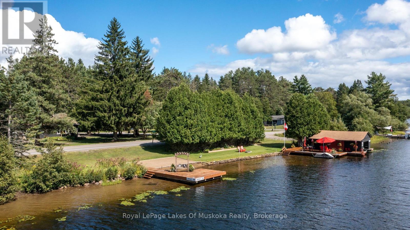 2 Leslie Drive W, Bracebridge, Ontario  P1L 1W8 - Photo 2 - X12410198