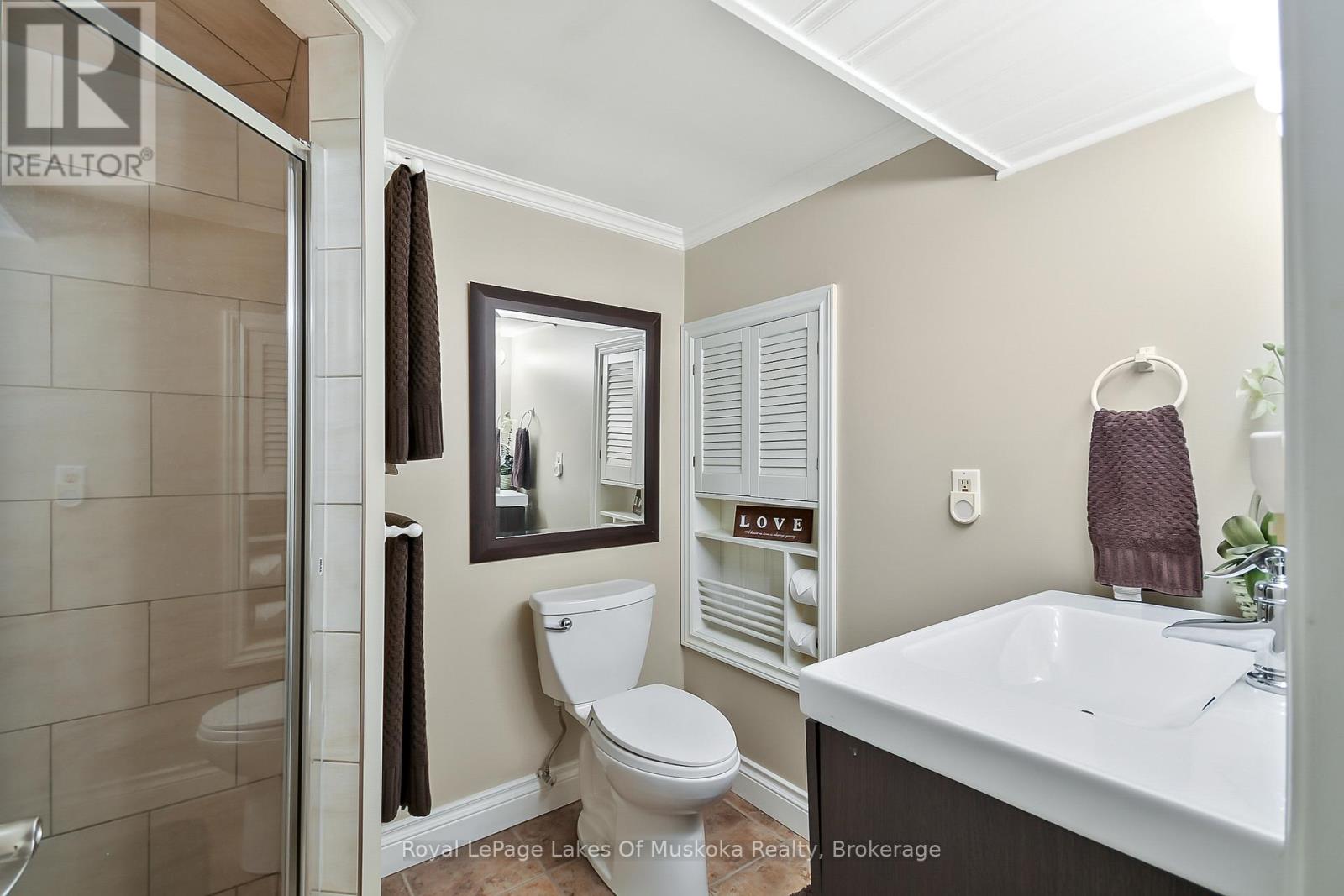 2 Leslie Drive W, Bracebridge, Ontario  P1L 1W8 - Photo 36 - X12410198
