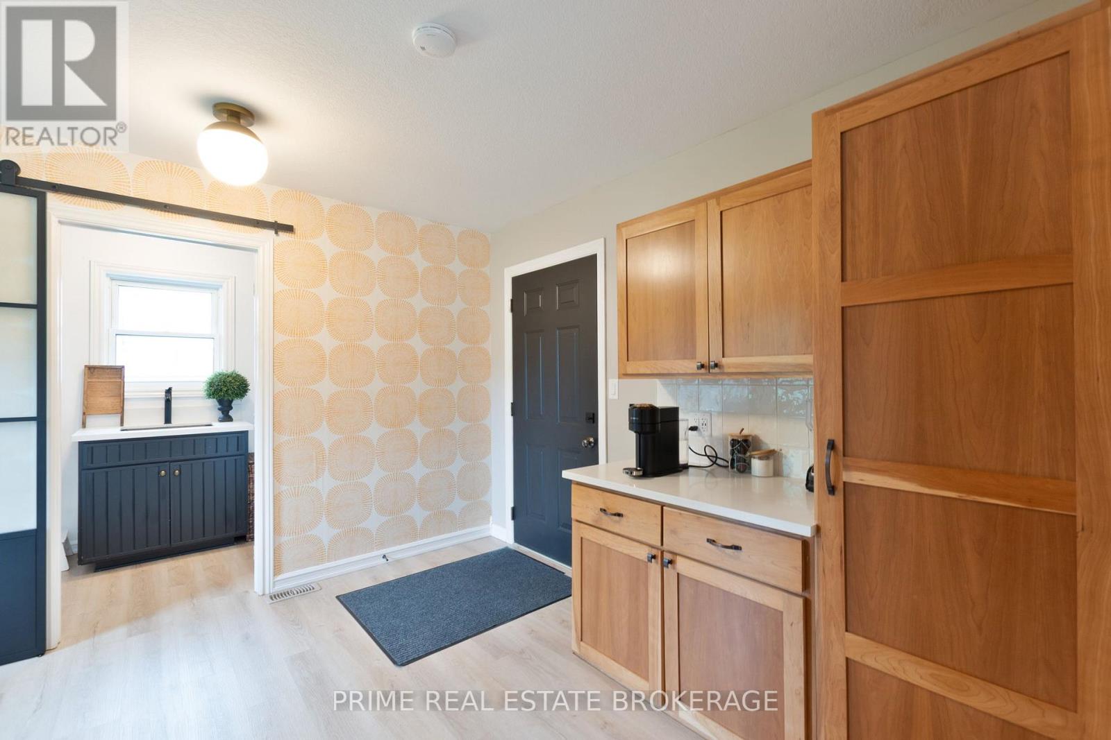 8865 Iona Road, Dutton/dunwich (Iona), Ontario  N0L 1P0 - Photo 15 - X12410091