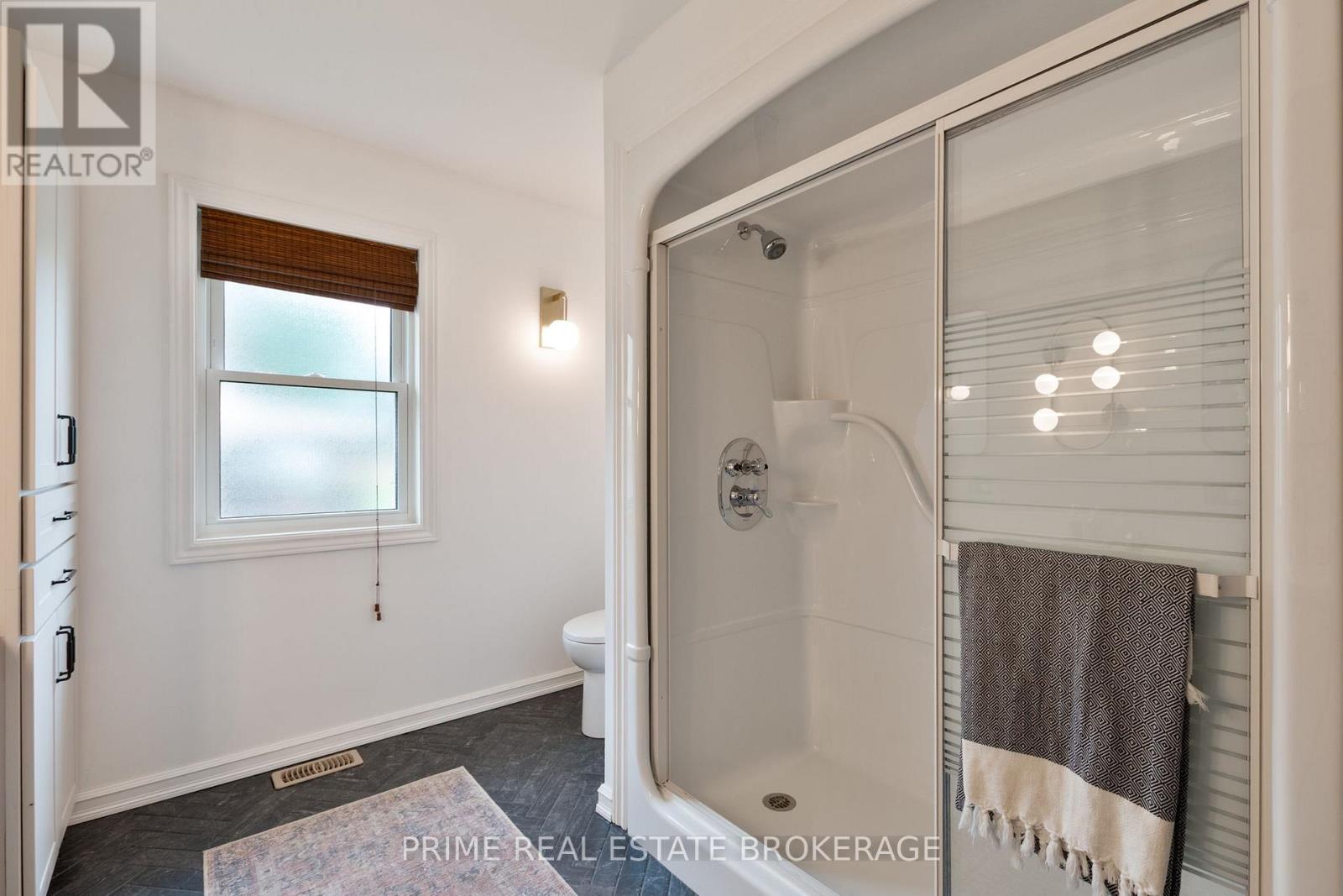 8865 Iona Road, Dutton/dunwich (Iona), Ontario  N0L 1P0 - Photo 23 - X12410091