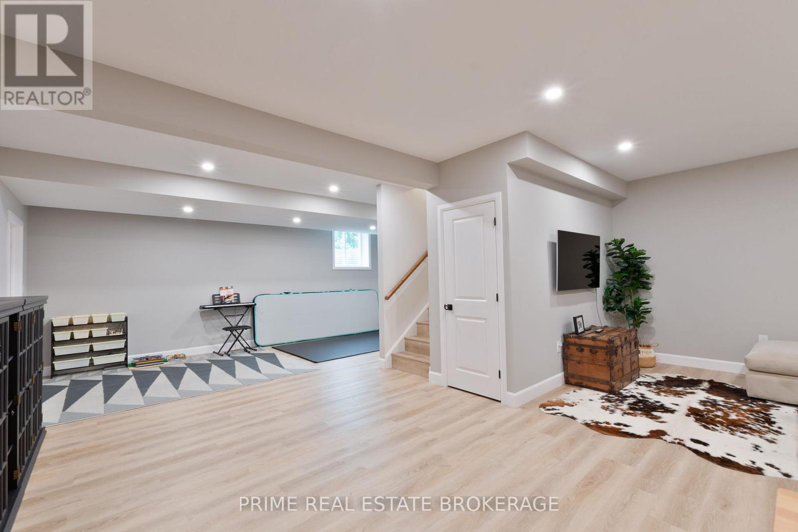 8865 Iona Road, Dutton/dunwich (Iona), Ontario  N0L 1P0 - Photo 28 - X12410091