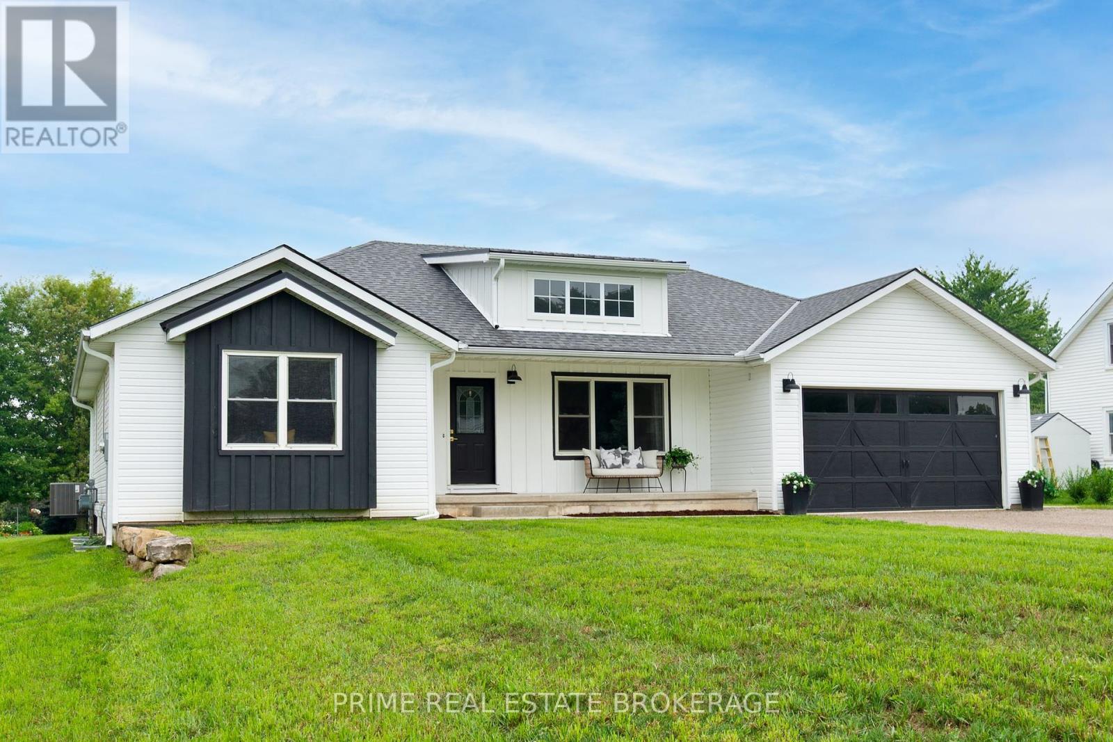8865 Iona Road, Dutton/dunwich (Iona), Ontario  N0L 1P0 - Photo 3 - X12410091
