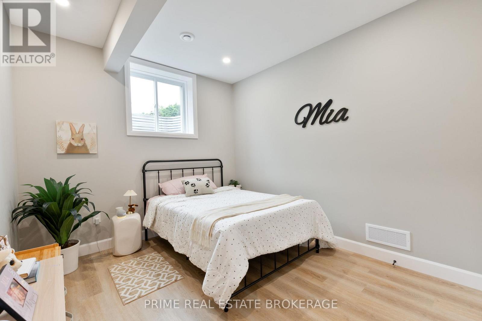 8865 Iona Road, Dutton/dunwich (Iona), Ontario  N0L 1P0 - Photo 33 - X12410091
