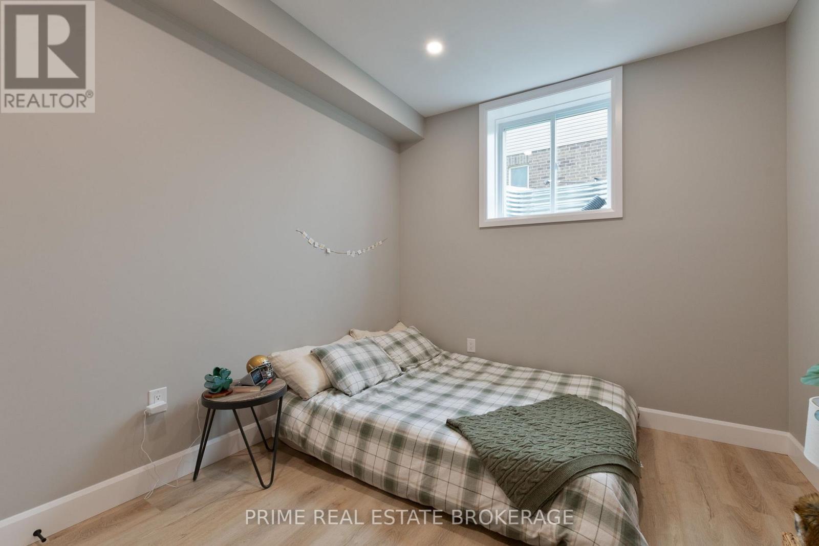 8865 Iona Road, Dutton/dunwich (Iona), Ontario  N0L 1P0 - Photo 37 - X12410091