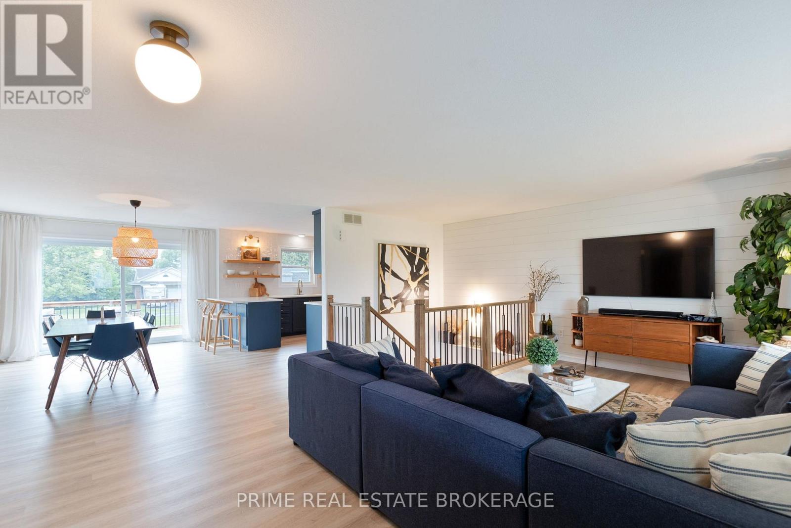 8865 Iona Road, Dutton/dunwich (Iona), Ontario  N0L 1P0 - Photo 8 - X12410091