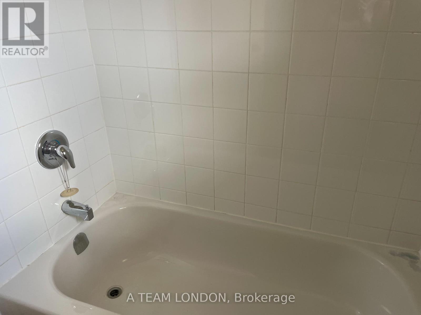 17 - 135 Belmont Drive, London South, Ontario  N6J 4J3 - Photo 9 - X12410100