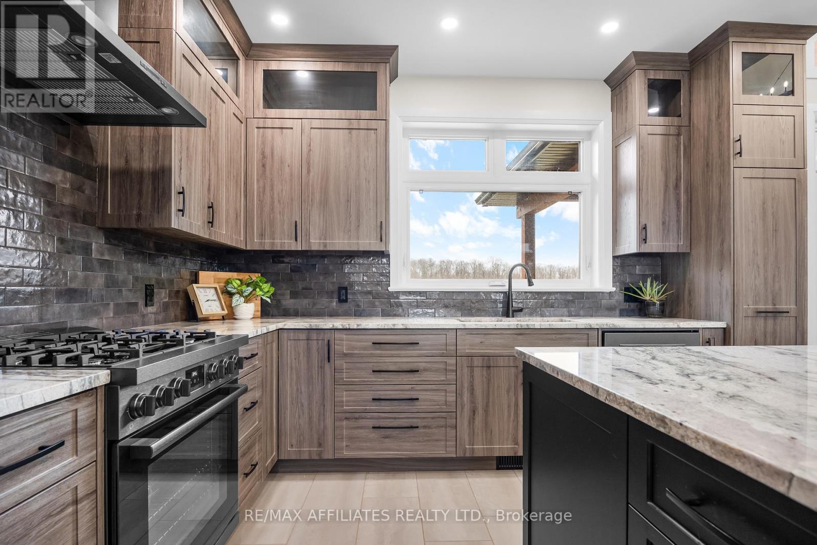 61 Old Kingston Road, Rideau Lakes, Ontario  K0G 1L0 - Photo 11 - X12410094