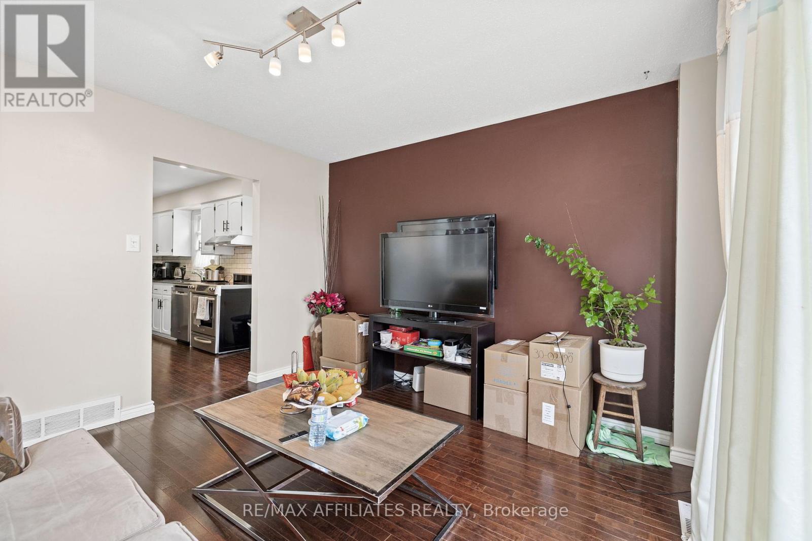 43 Bluegrass Drive, Ottawa, Ontario  K2M 1G2 - Photo 13 - X12410095