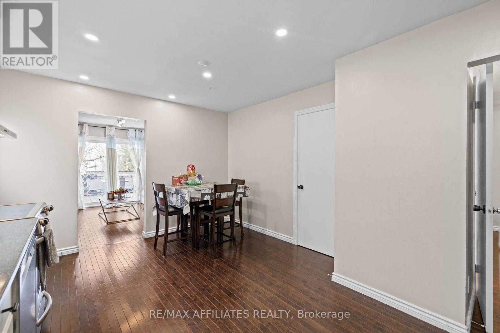 43 Bluegrass Drive, Ottawa, Ontario  K2M 1G2 - Photo 16 - X12410095