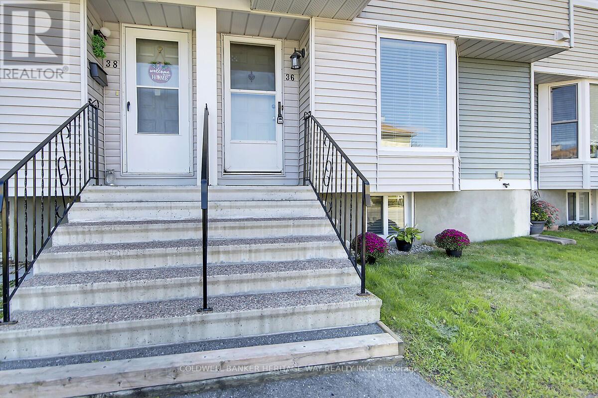 42 - 36 Mcdermot Court, Ottawa, Ontario  K2L 3V3 - Photo 2 - X12410097