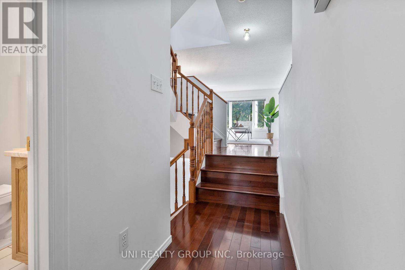 6134 Red Willow Drive, Ottawa, Ontario  K1C 7J8 - Photo 5 - X12410103