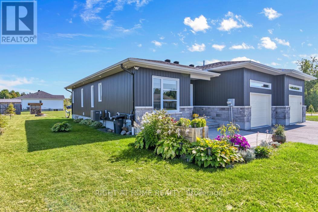 209 Etienne Street, Clarence-Rockland, Ontario  K0A 1E0 - Photo 3 - X12410119