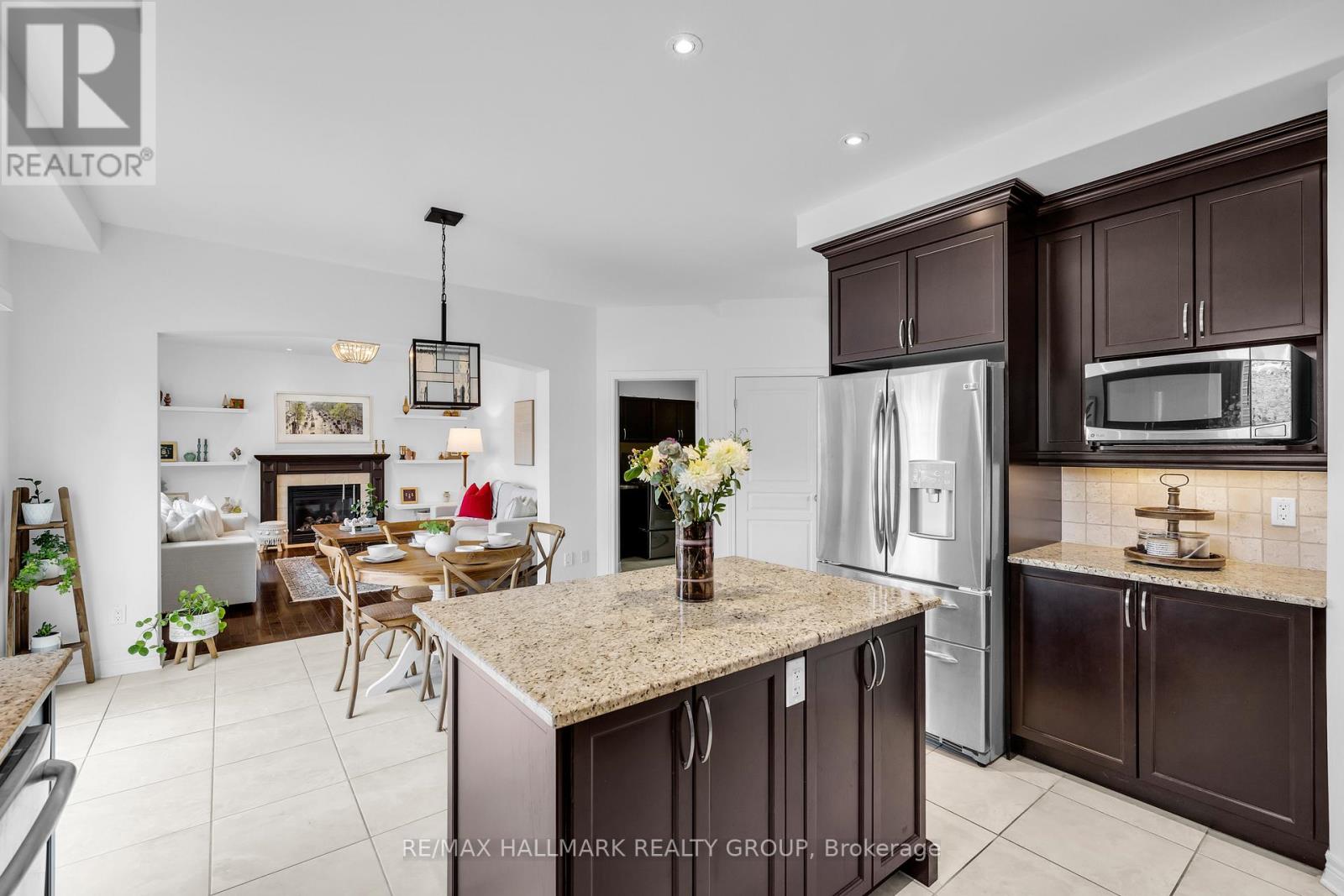 451 Landswood Way, Ottawa, Ontario  K2S 0A4 - Photo 14 - X12410130
