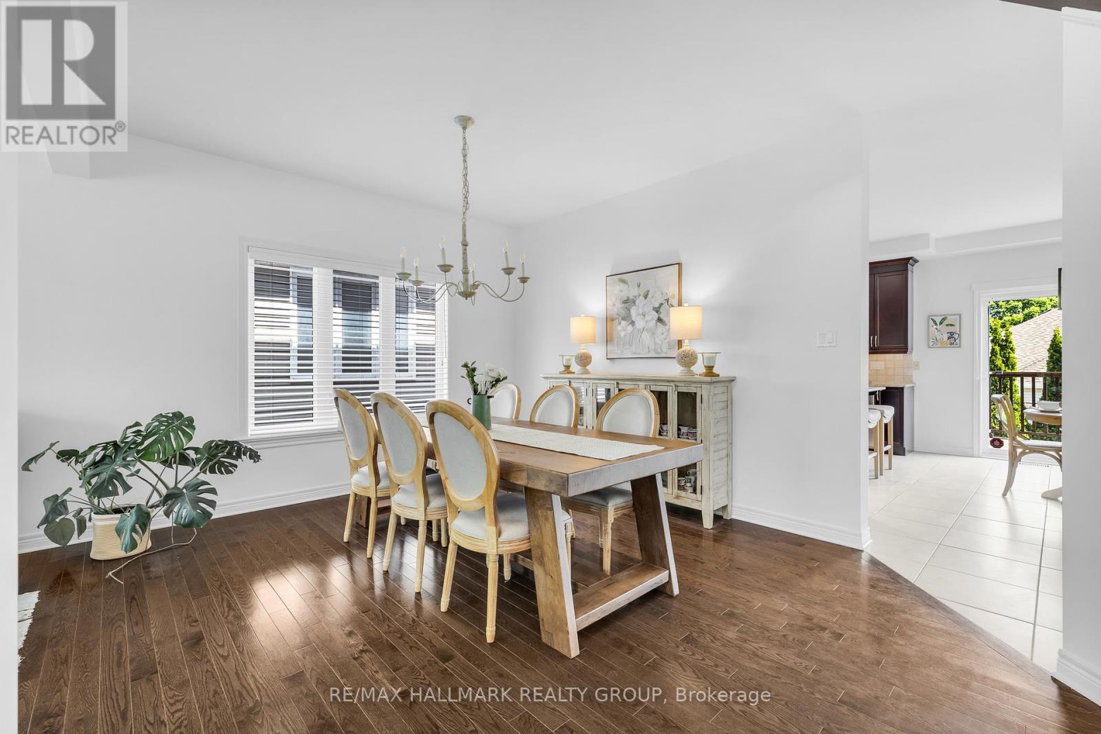 451 Landswood Way, Ottawa, Ontario  K2S 0A4 - Photo 5 - X12410130