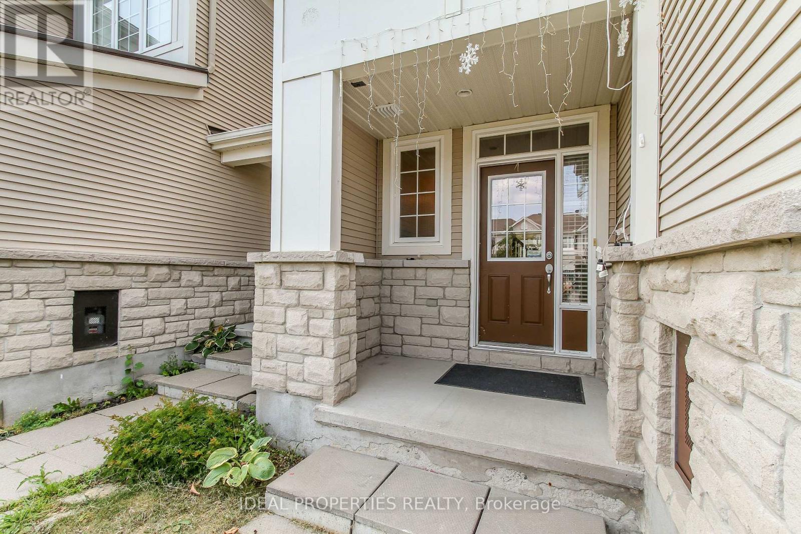 565 Pepperville Crescent, Ottawa, Ontario  K2M 0E6 - Photo 4 - X12410132