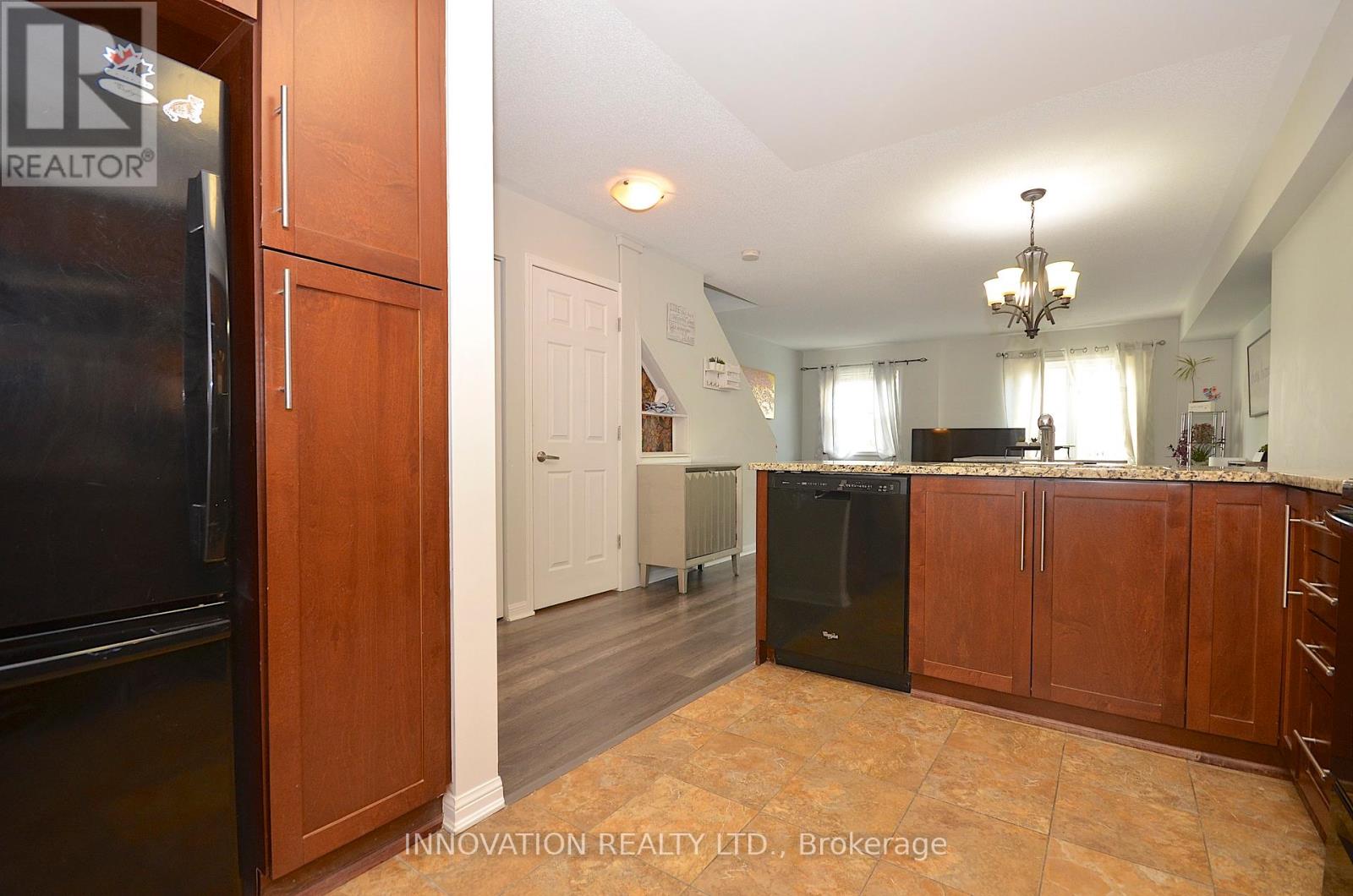 706 Sanibel Private, Ottawa, Ontario  K2H 0A8 - Photo 10 - X12410140