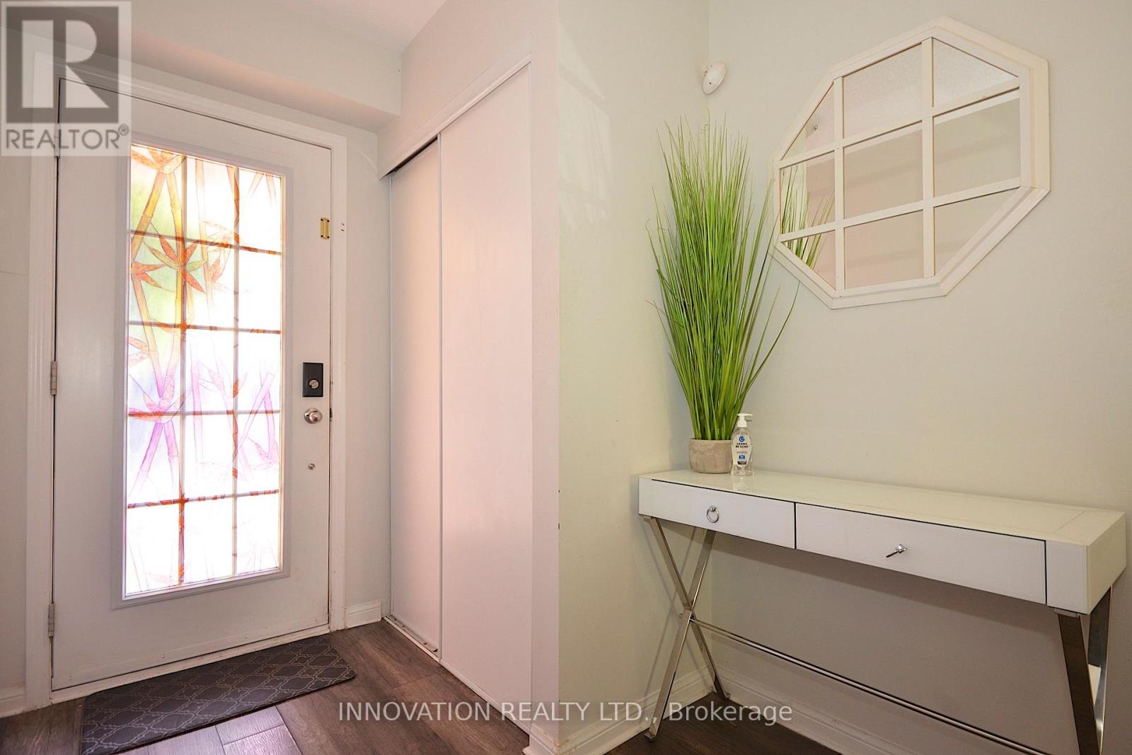 706 Sanibel Private, Ottawa, Ontario  K2H 0A8 - Photo 3 - X12410140